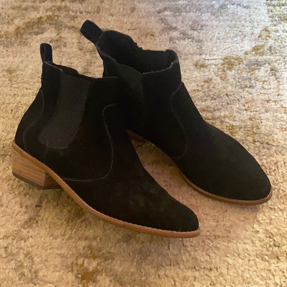 Black suede GAP Chelsea ankle boots
